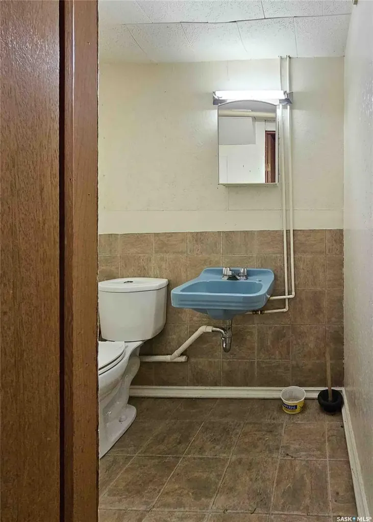 107 3rd Avenue W Elrose SK S0L 0Z0