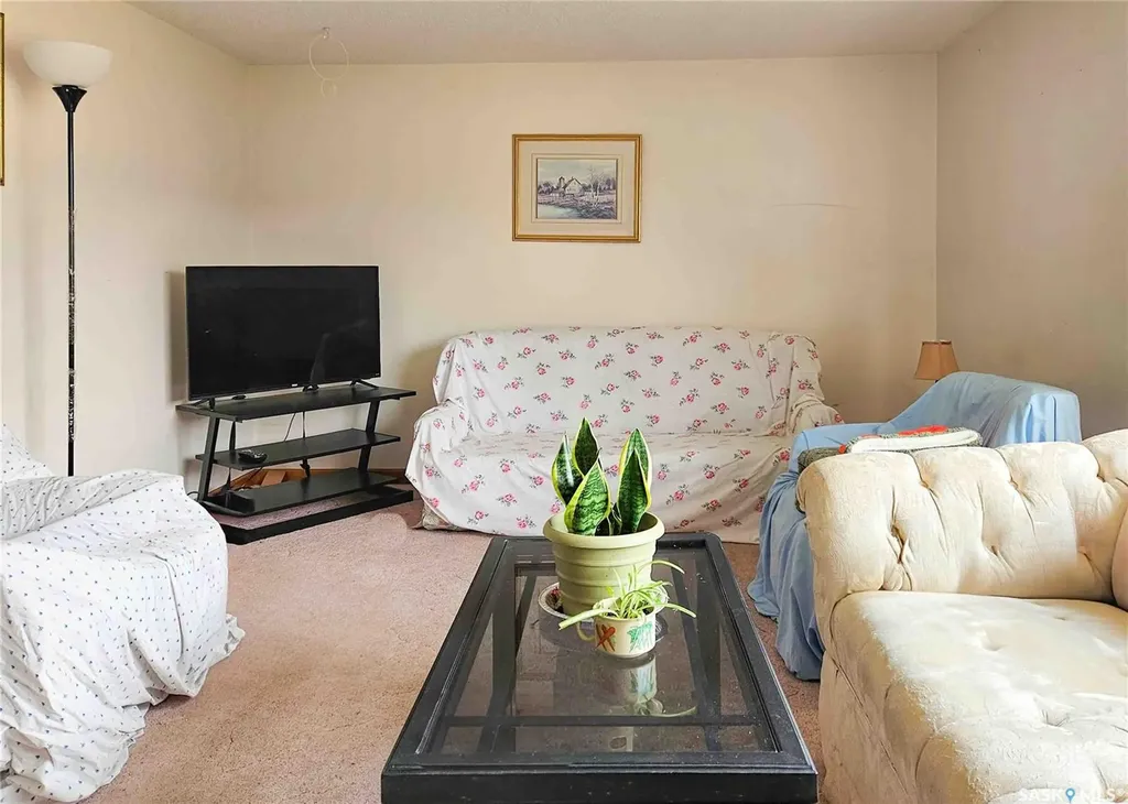 107 3rd Avenue W Elrose SK S0L 0Z0