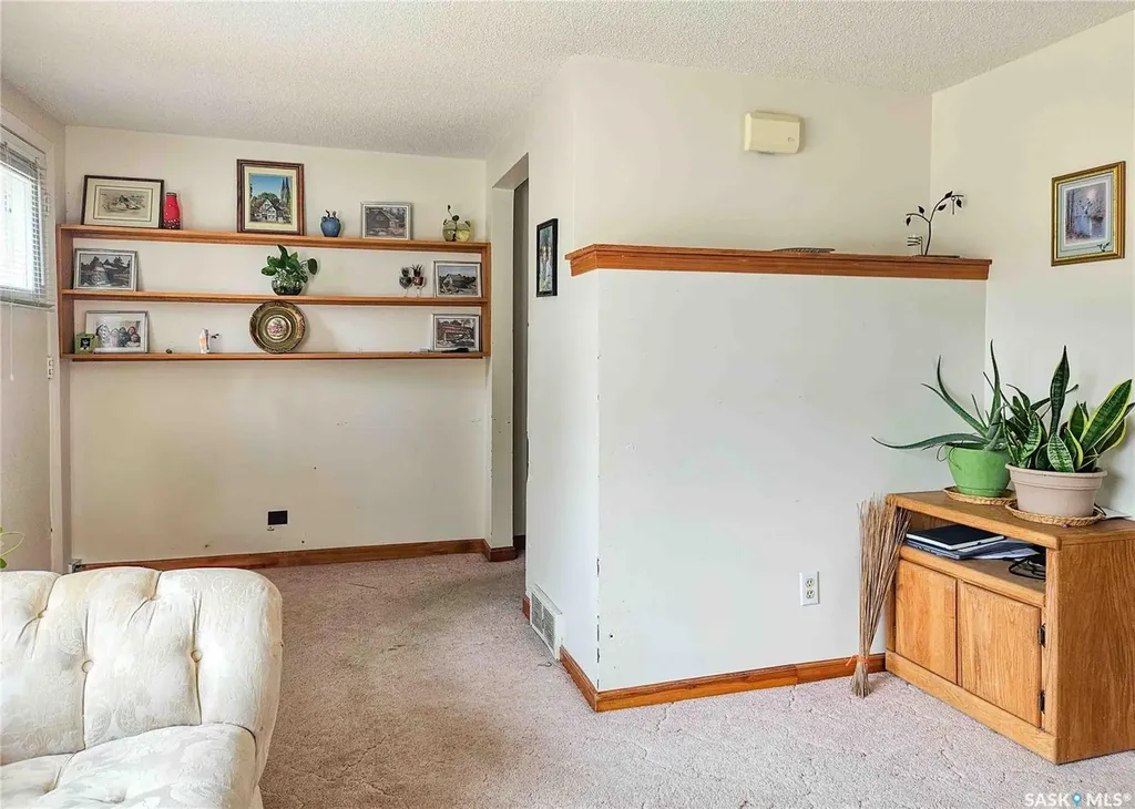 107 3rd Avenue W Elrose SK S0L 0Z0