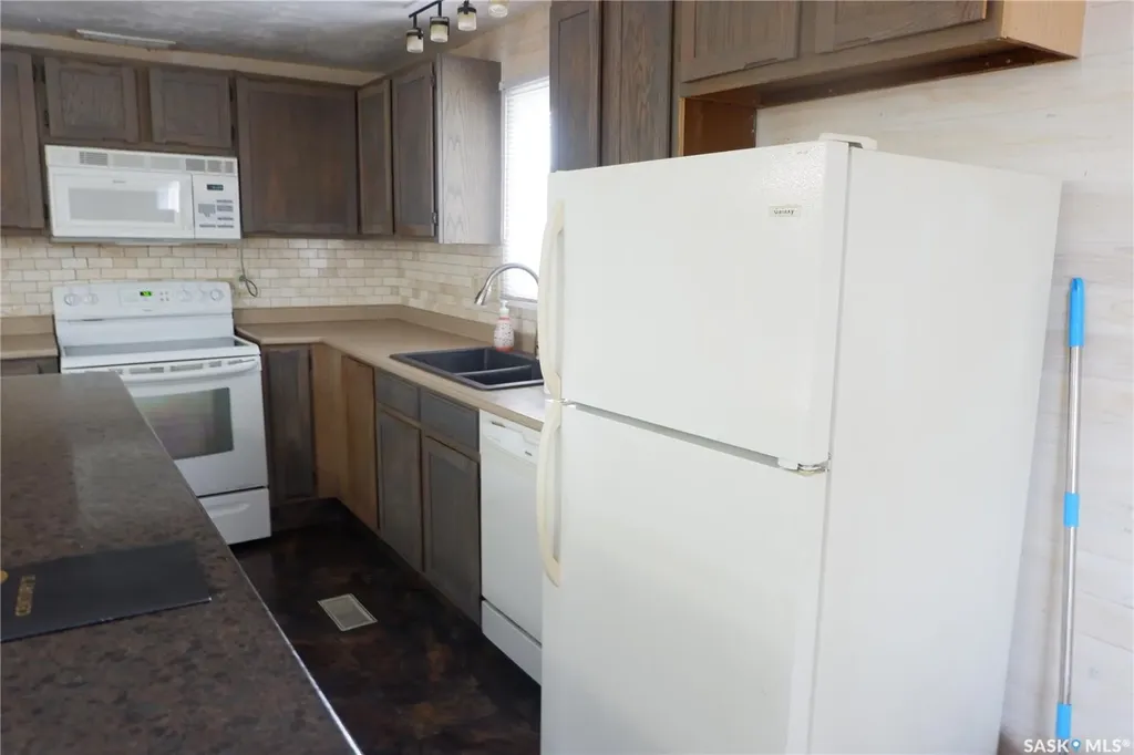 67 Sunrise Estates Assiniboia SK S0H 0B0