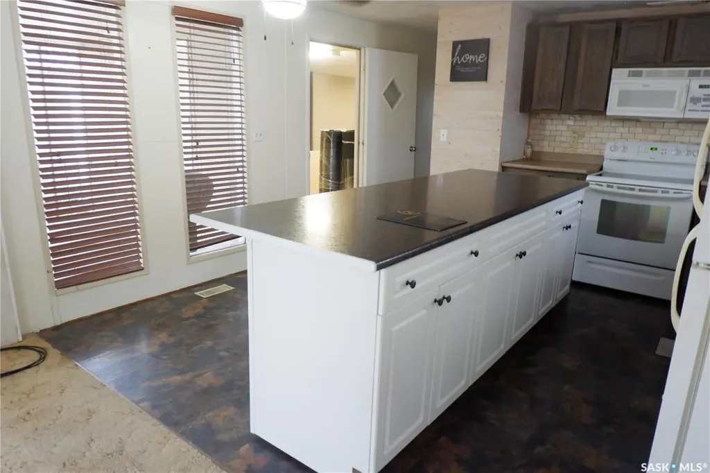 67 Sunrise Estates Assiniboia SK S0H 0B0