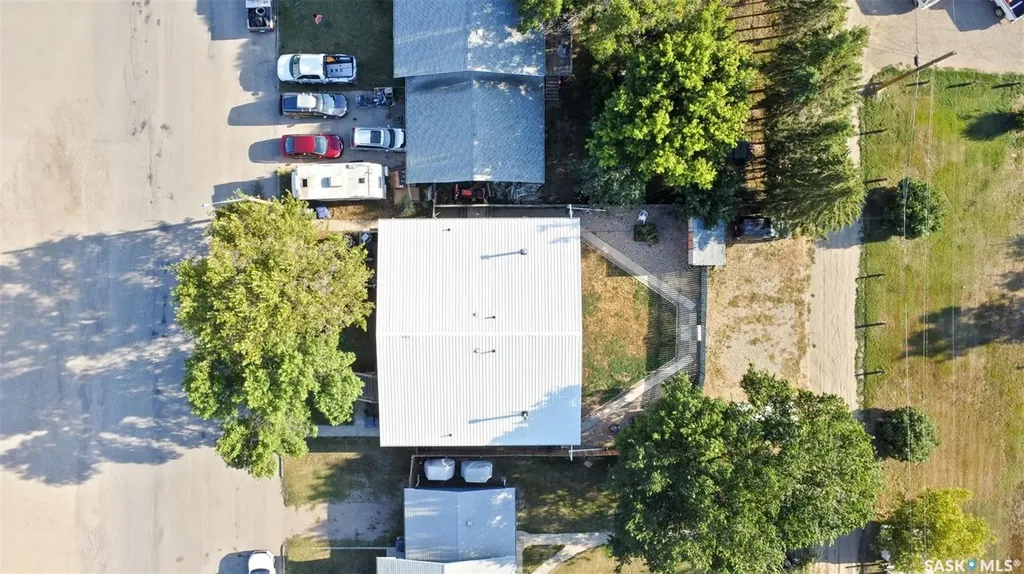 410 - 412 3rd Street E Delisle SK S0L 0P0