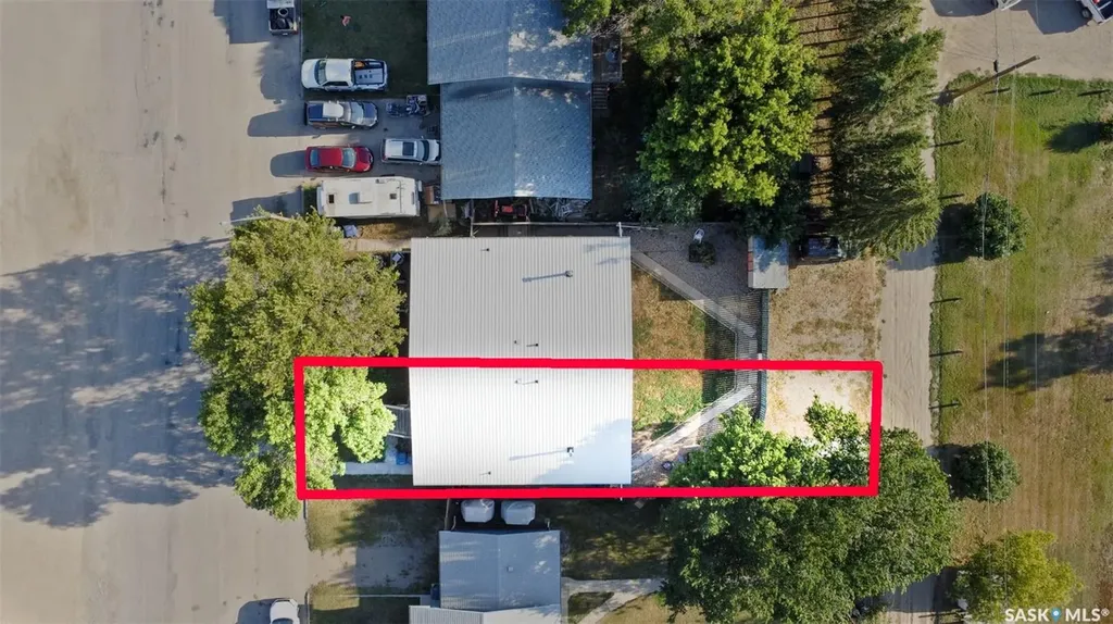 410 - 412 3rd Street E Delisle SK S0L 0P0