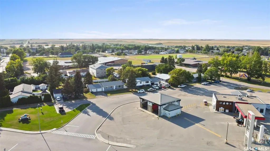 410 - 412 3rd Street E Delisle SK S0L 0P0