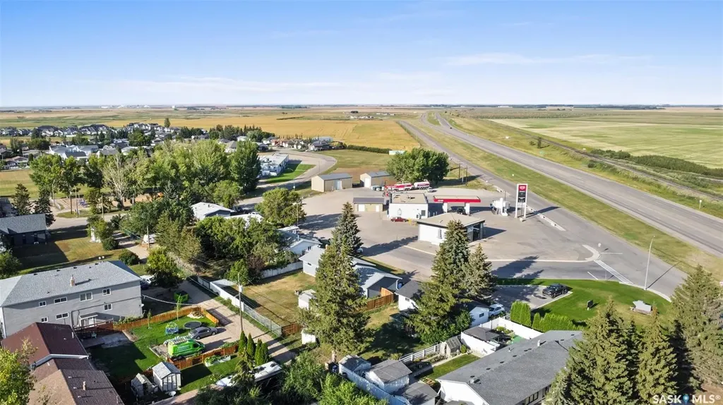 410 - 412 3rd Street E Delisle SK S0L 0P0