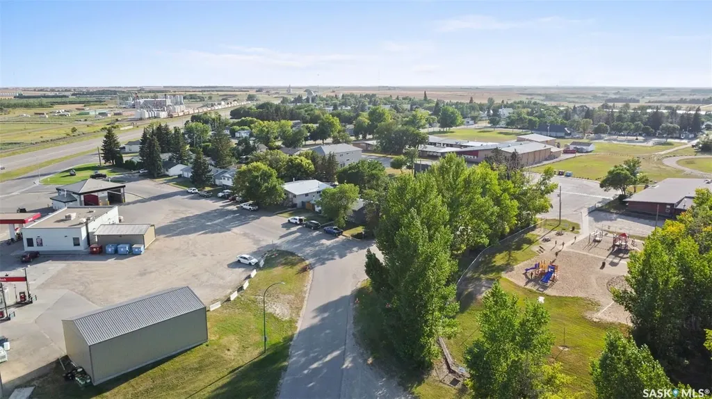 410 - 412 3rd Street E Delisle SK S0L 0P0