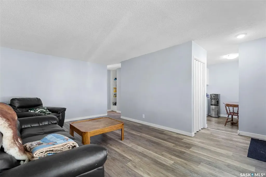 410 - 412 3rd Street E Delisle SK S0L 0P0