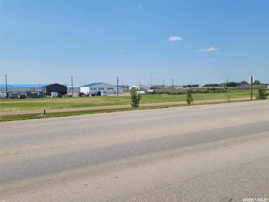 5504/5506/5508 46th Street Macklin SK S0L 2C0