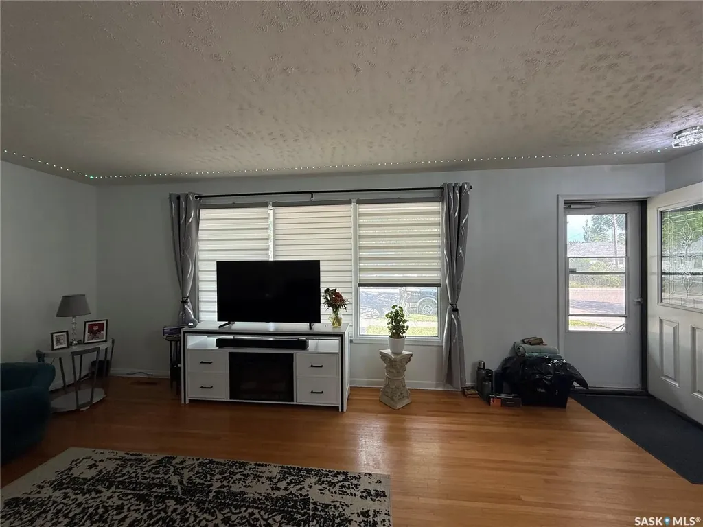 411 4th Avenue W Kindersley SK S0L 1S0