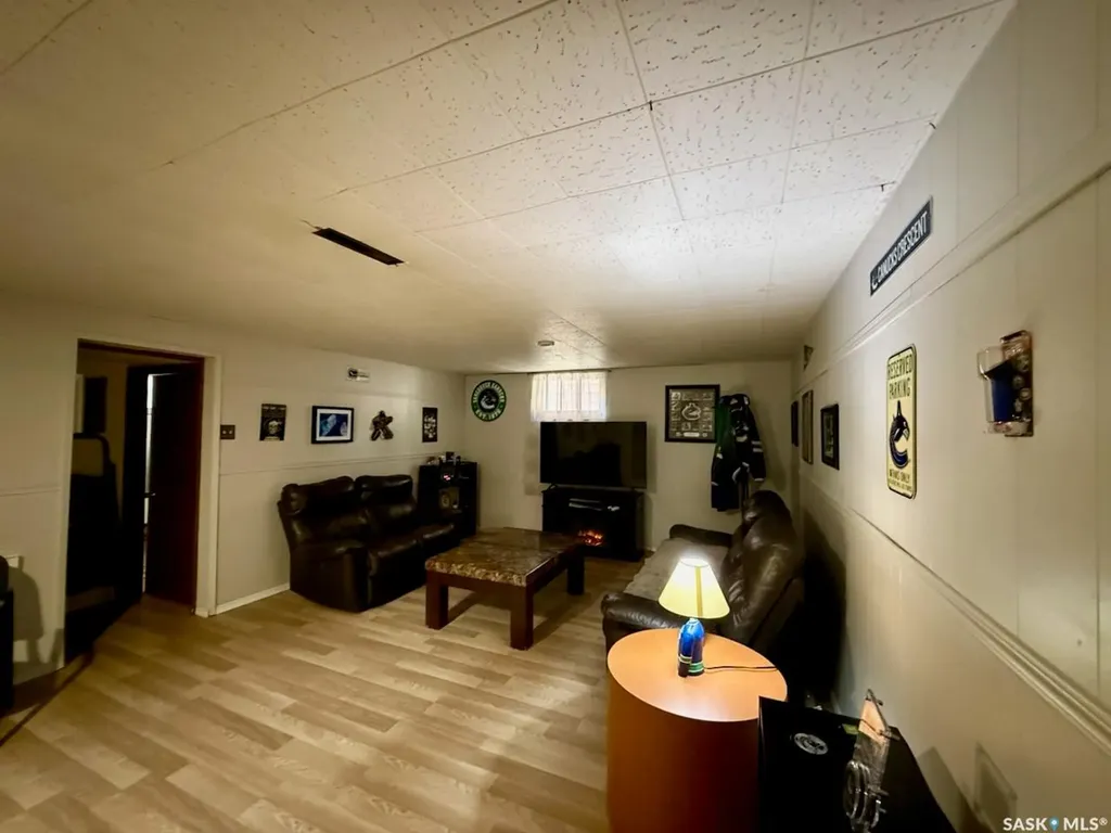 411 4th Avenue W Kindersley SK S0L 1S0