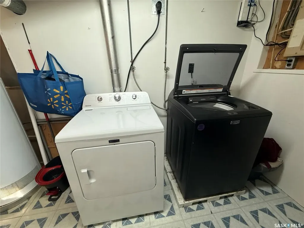 411 4th Avenue W Kindersley SK S0L 1S0