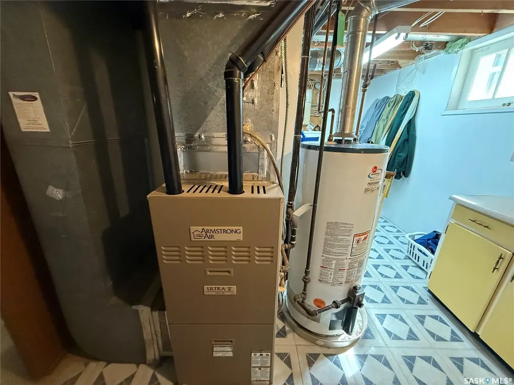 411 4th Avenue W Kindersley SK S0L 1S0