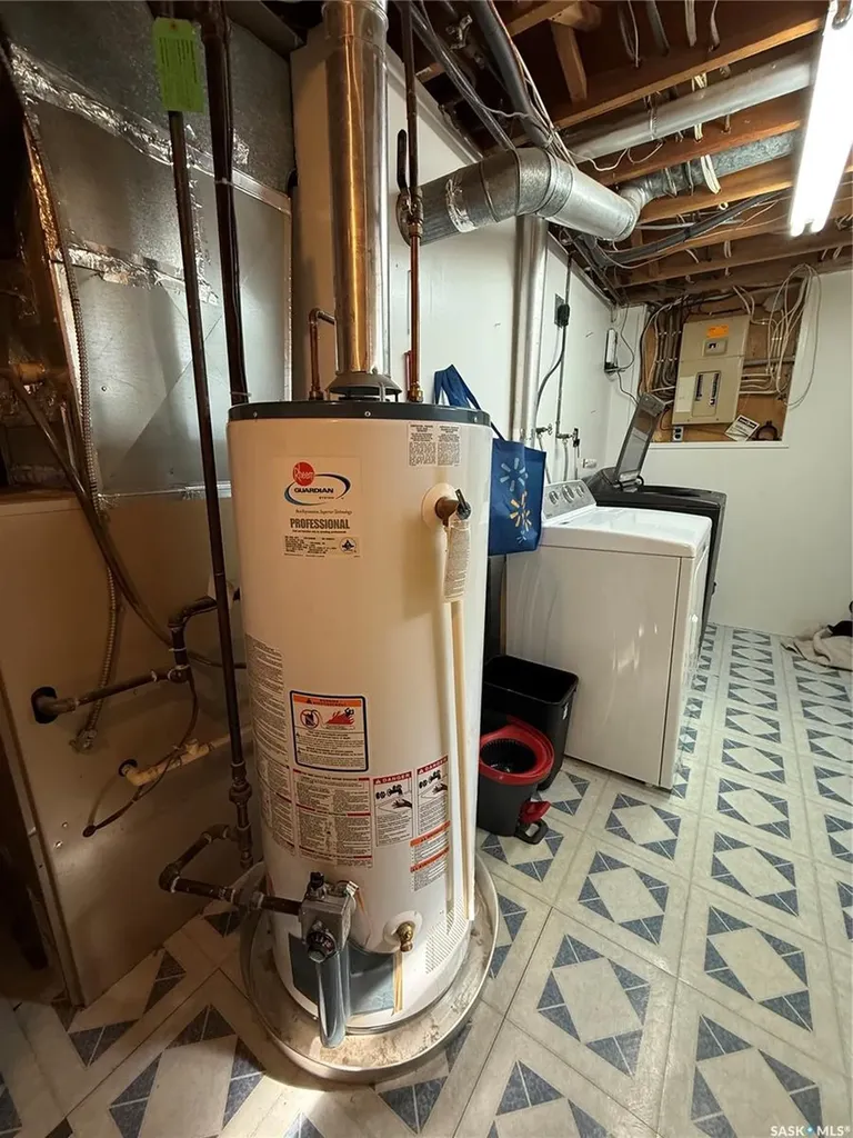 411 4th Avenue W Kindersley SK S0L 1S0