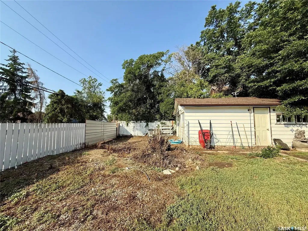 411 4th Avenue W Kindersley SK S0L 1S0