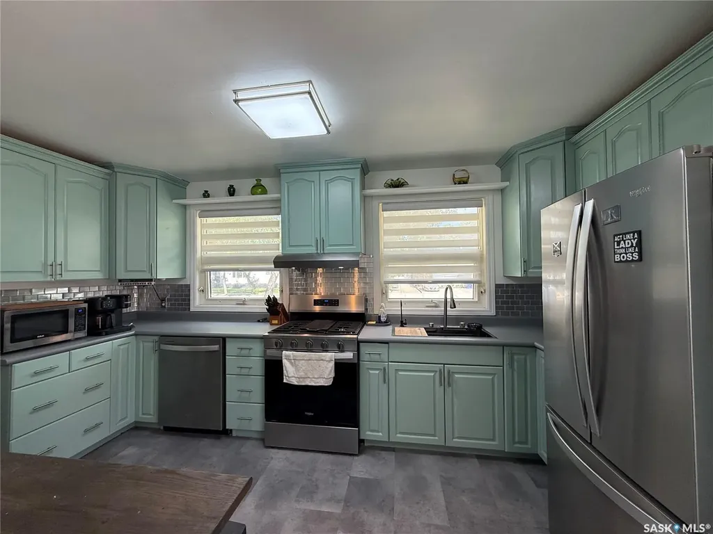 411 4th Avenue W Kindersley SK S0L 1S0