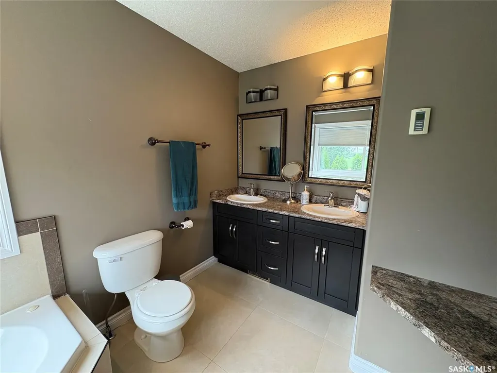 4018 3rd Street N Edam SK S0M 0V0