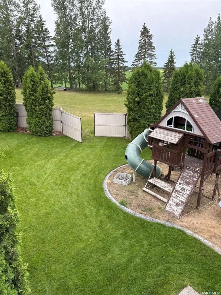 4018 3rd Street N Edam SK S0M 0V0