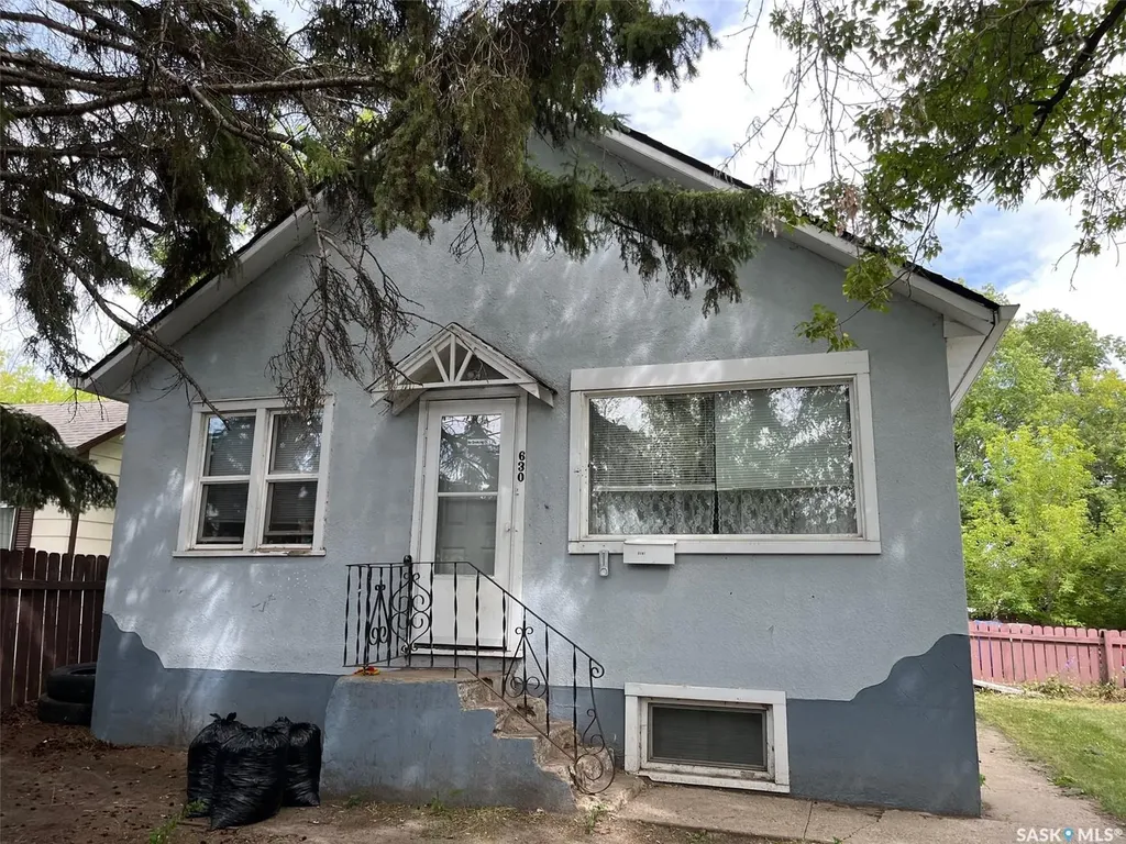 630 5th Avenue E Prince Albert SK S6V 2H5