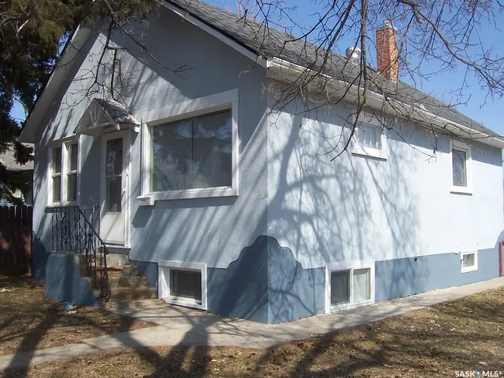 630 5th Avenue E Prince Albert SK S6V 2H5