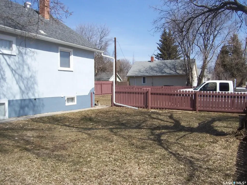 630 5th Avenue E Prince Albert SK S6V 2H5