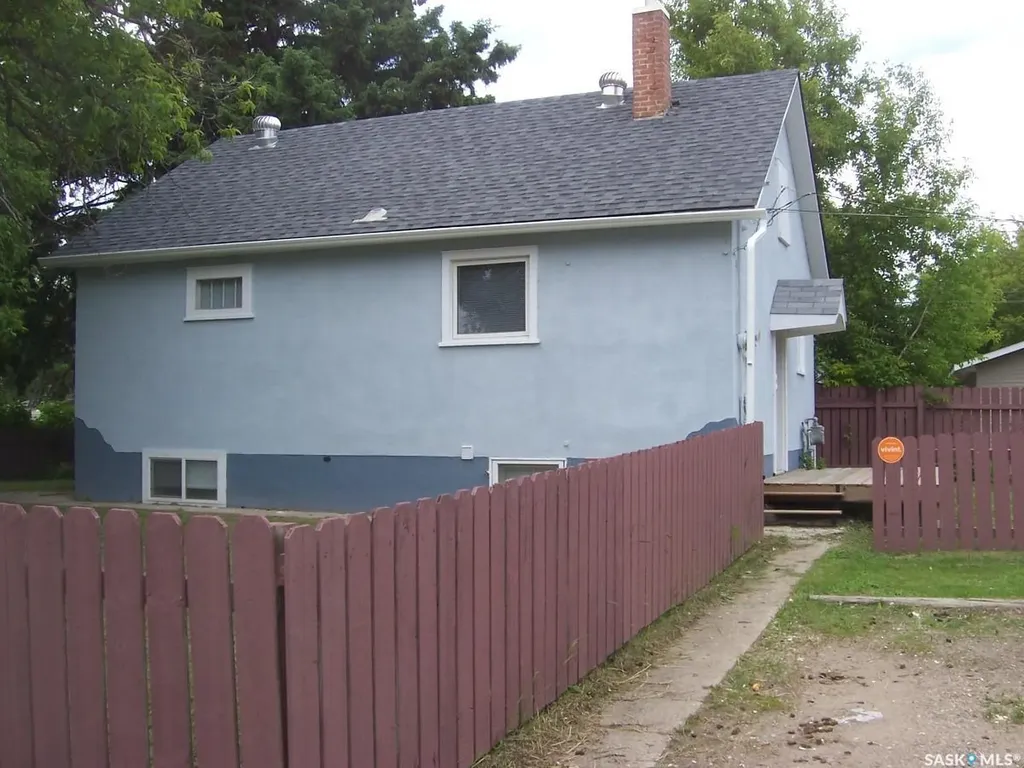 630 5th Avenue E Prince Albert SK S6V 2H5