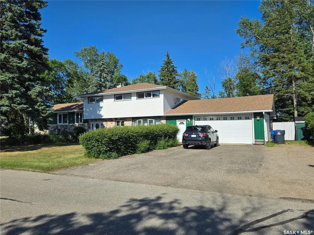 327 Russell Street Stoughton SK S0G 4T0