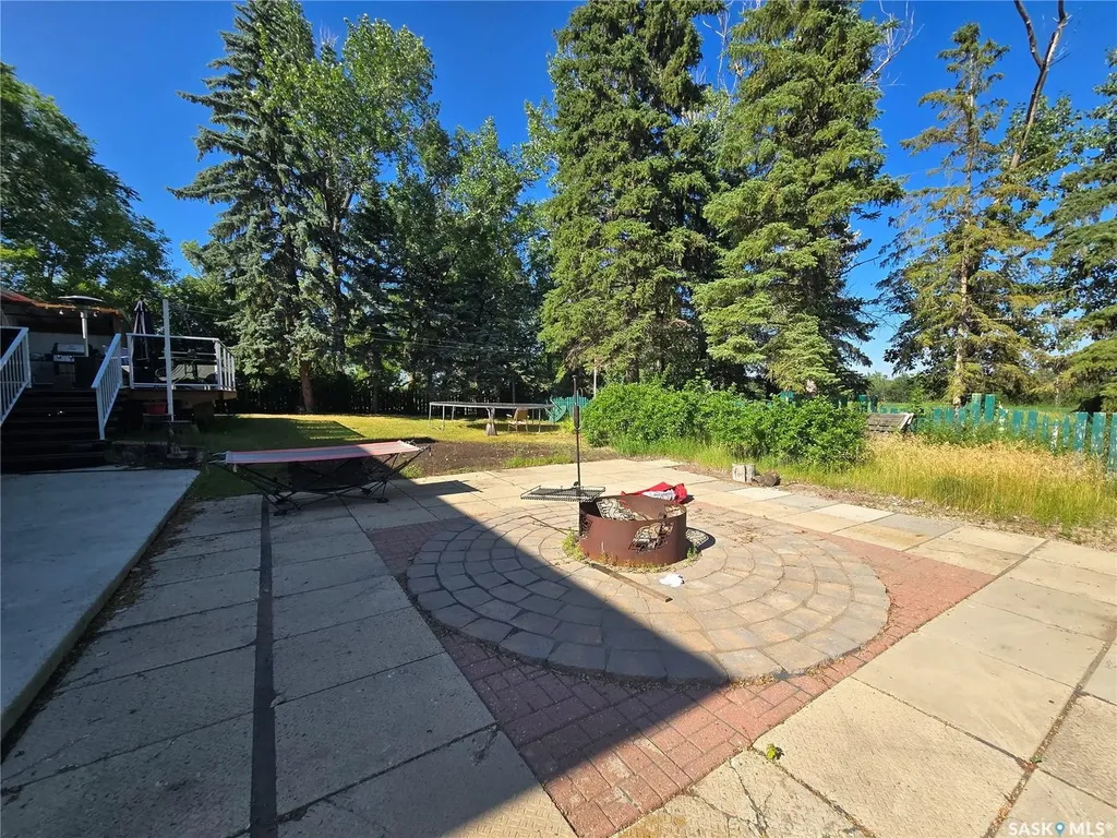 327 Russell Street Stoughton SK S0G 4T0