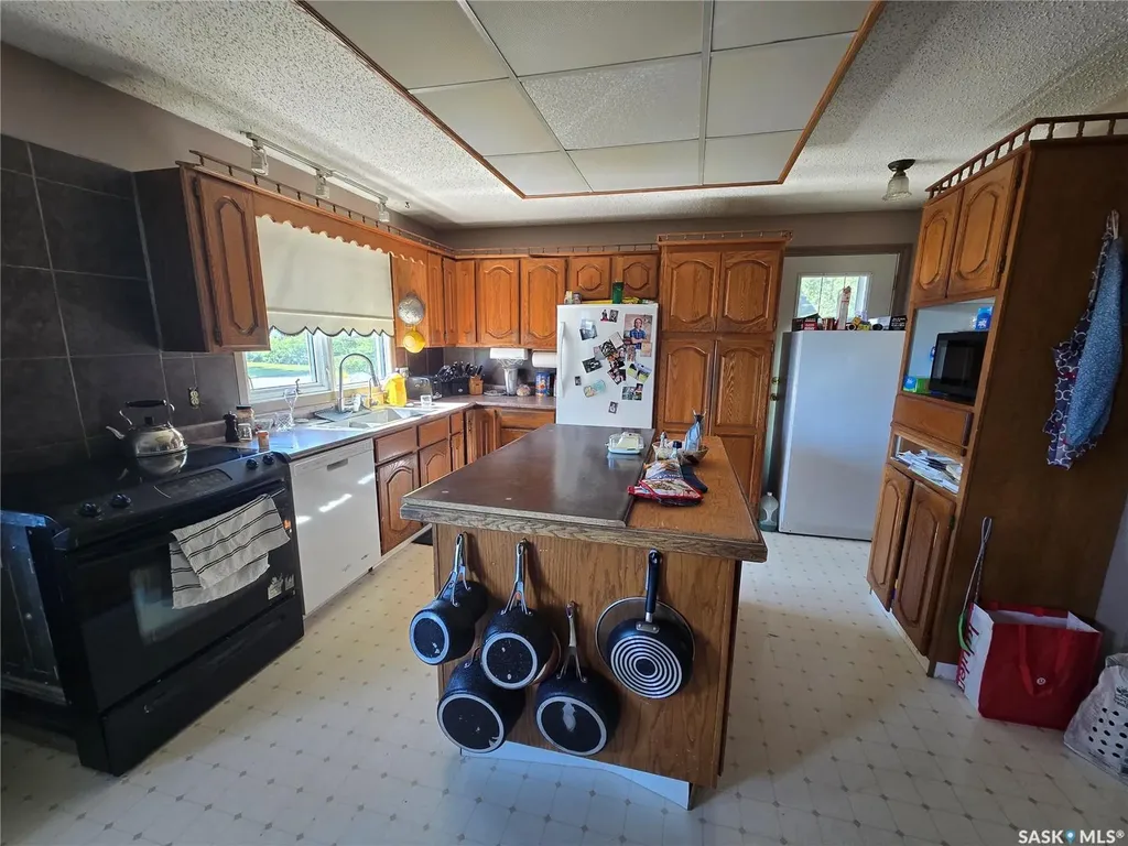 327 Russell Street Stoughton SK S0G 4T0