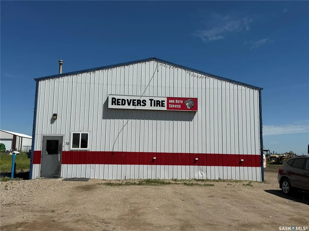 70 Larsen Road Redvers SK S0C 2H0