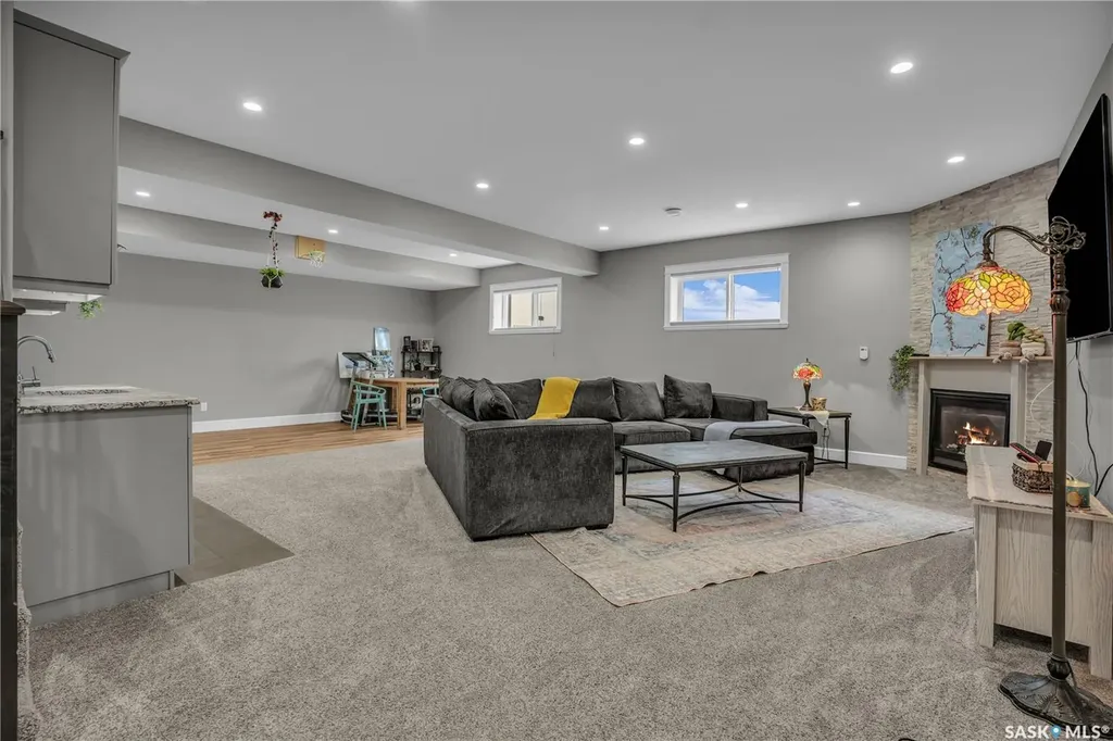 400 Prairie View Drive Dundurn SK S0K 1K1