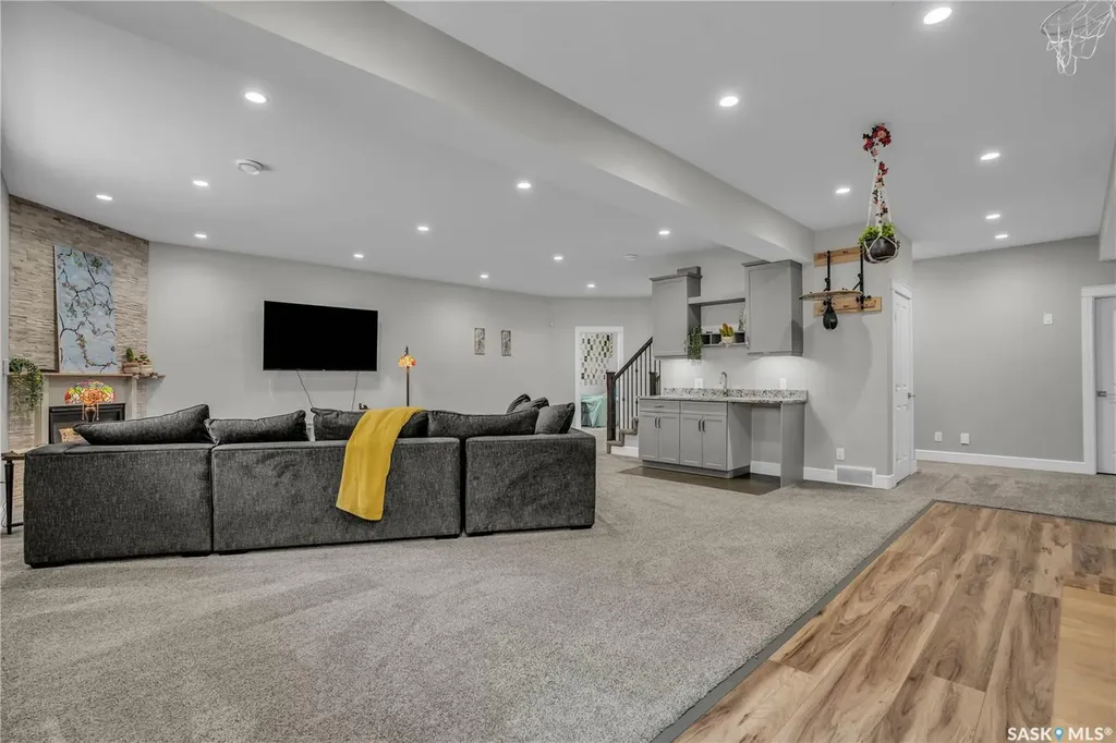 400 Prairie View Drive Dundurn SK S0K 1K1