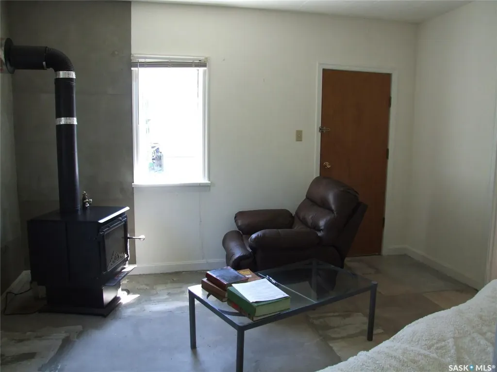 150 2nd Street E Fox Valley SK S0N 0V0