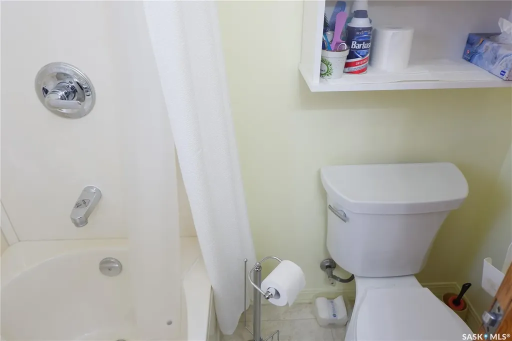 220 6th Avenue W Assiniboia SK S0H 0B0