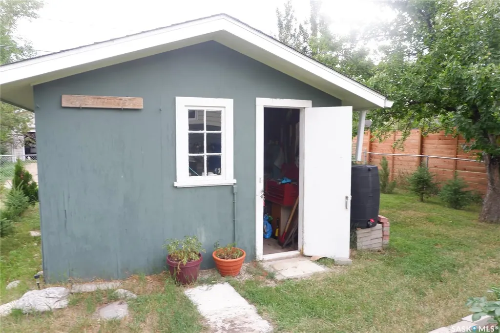 220 6th Avenue W Assiniboia SK S0H 0B0