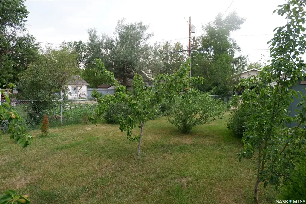 220 6th Avenue W Assiniboia SK S0H 0B0