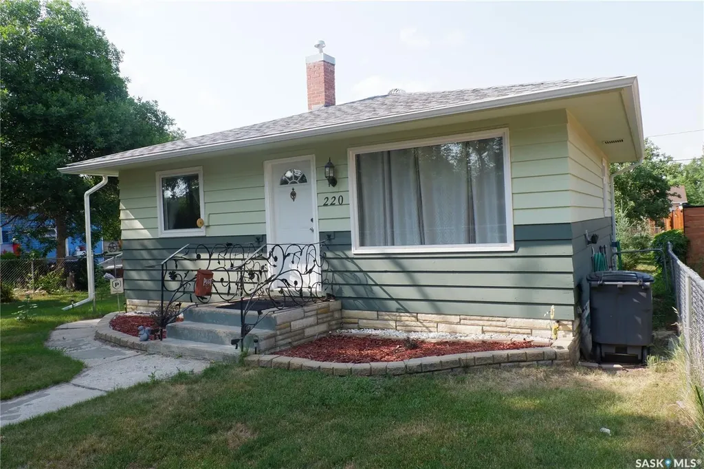 220 6th Avenue W Assiniboia SK S0H 0B0