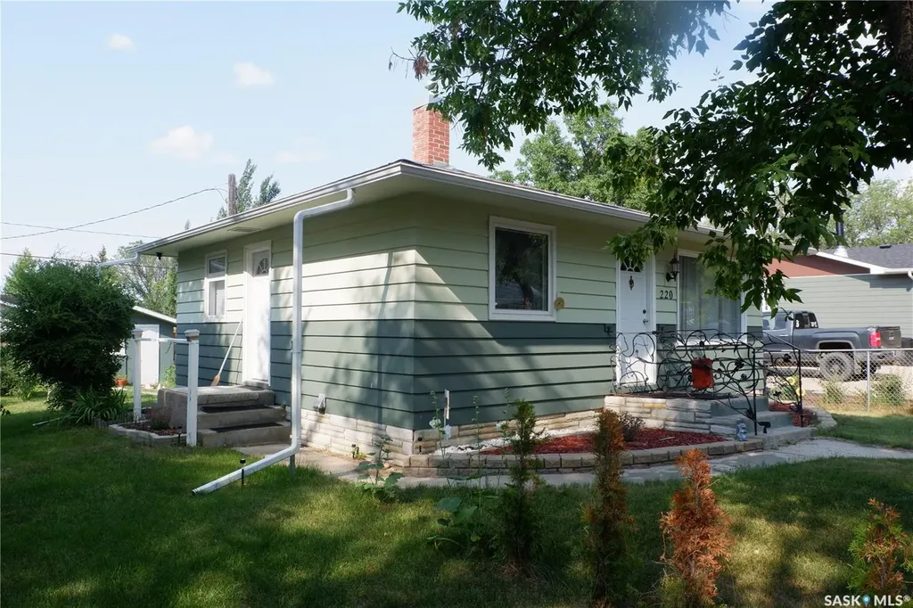 220 6th Avenue W Assiniboia SK S0H 0B0