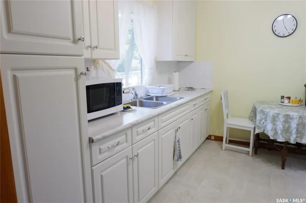 220 6th Avenue W Assiniboia SK S0H 0B0