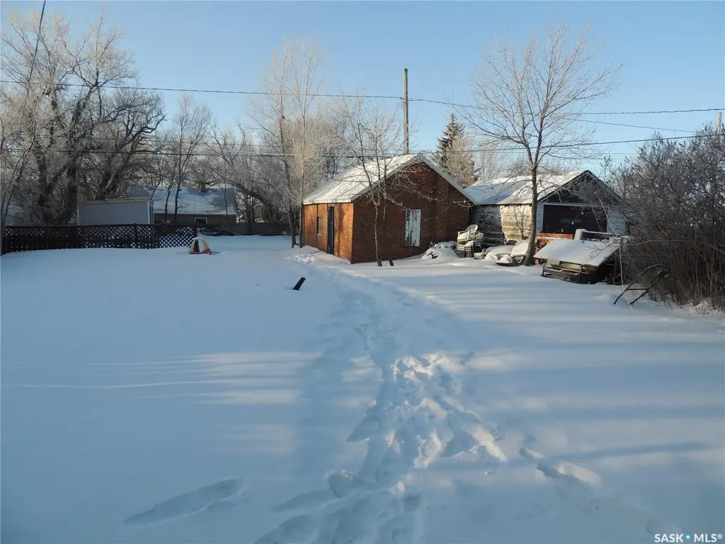 630 3rd Street Estevan SK S4A 0P6