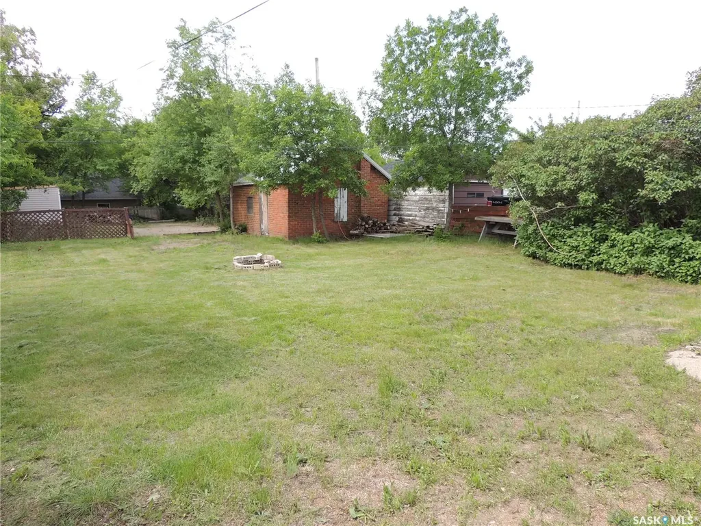 630 3rd Street Estevan SK S4A 0P6
