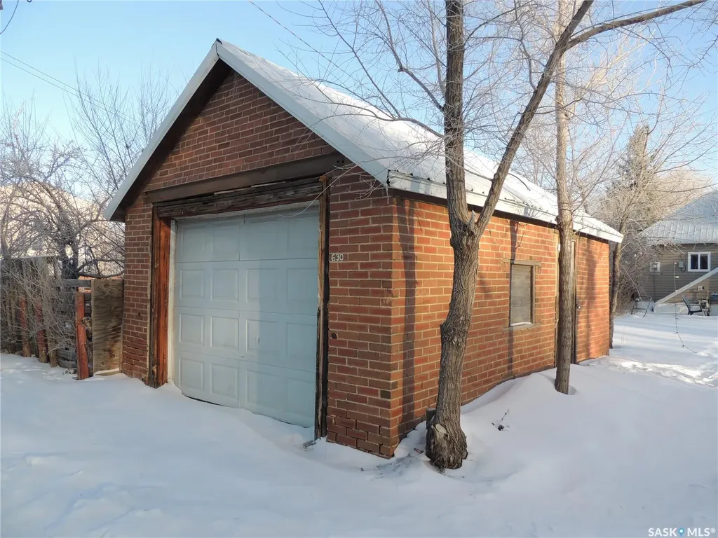 630 3rd Street Estevan SK S4A 0P6