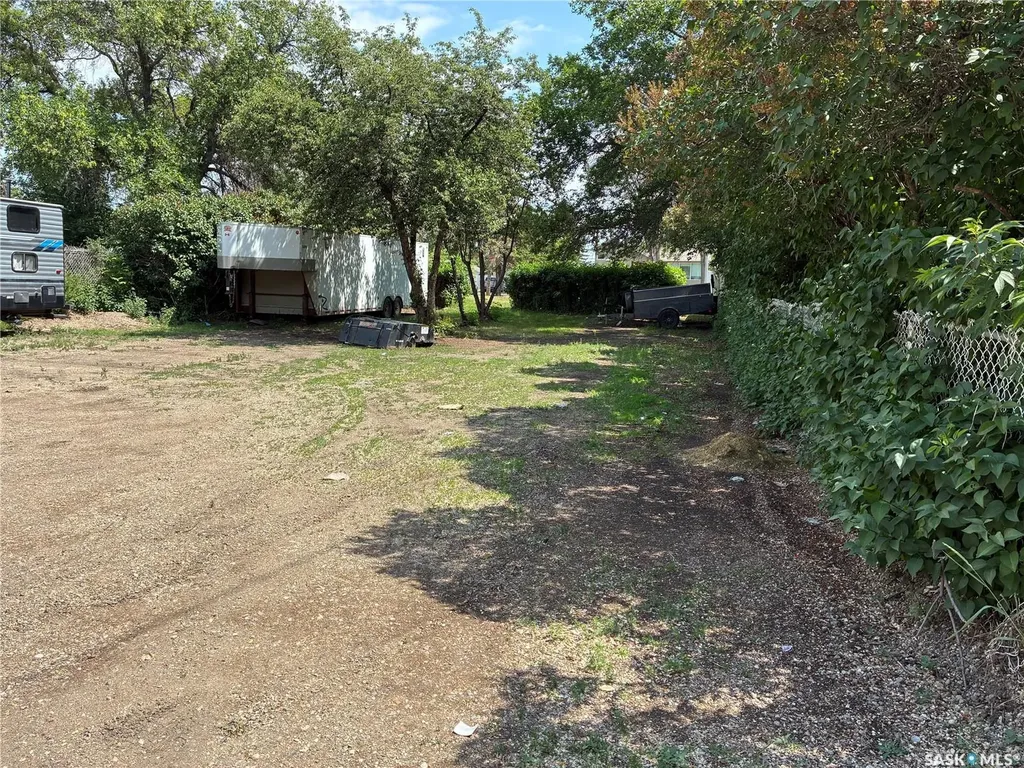 613 P Avenue N Saskatoon SK S7L 2W1