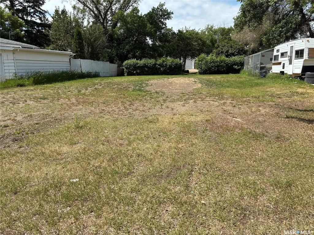 613 P Avenue N Saskatoon SK S7L 2W1