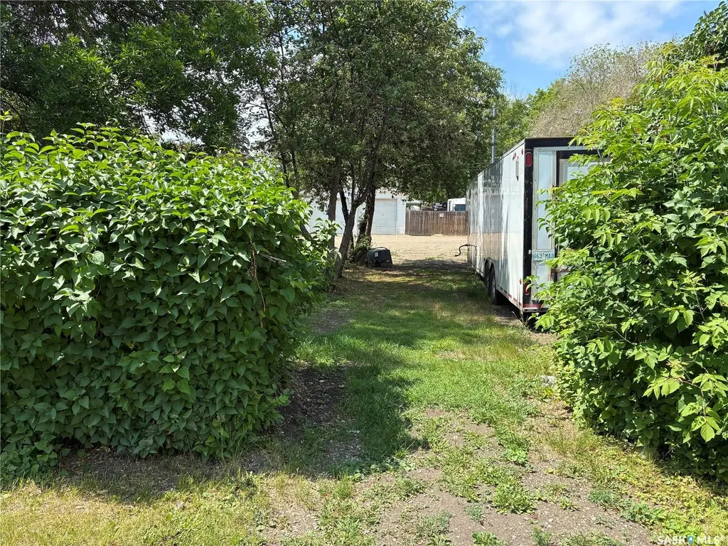 613 P Avenue N Saskatoon SK S7L 2W1