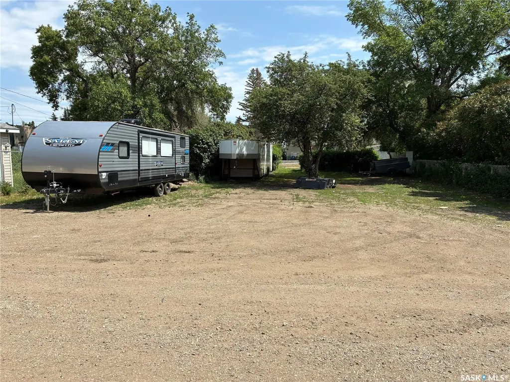 613 P Avenue N Saskatoon SK S7L 2W1