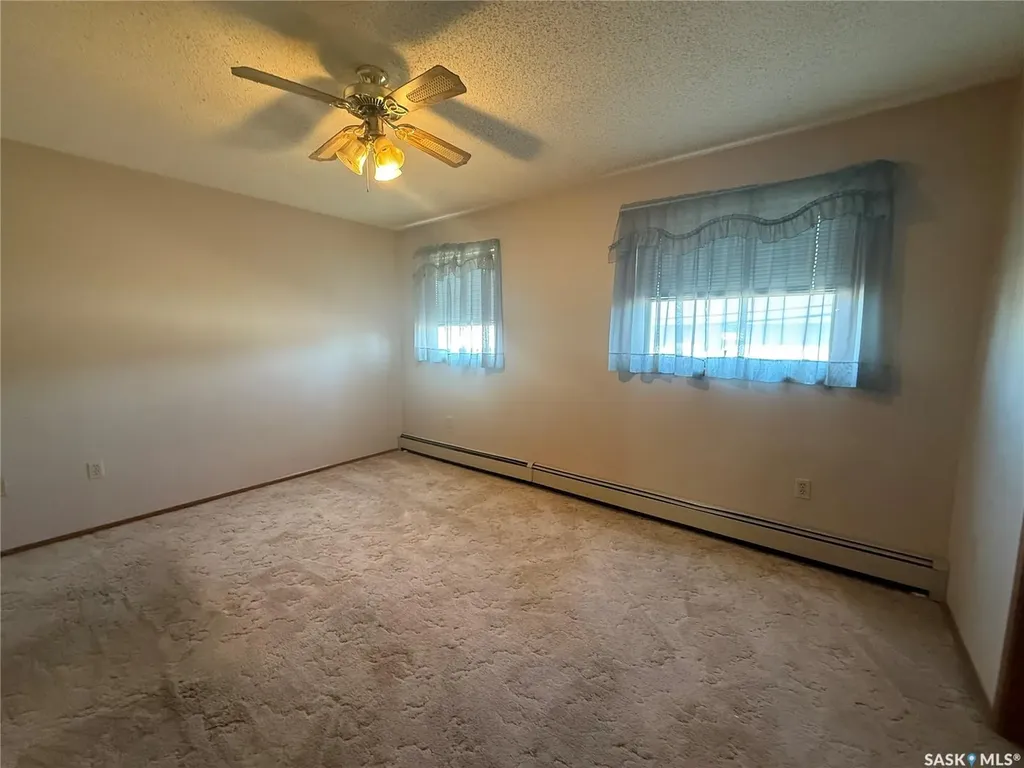 119 4th Avenue Kindersley SK S0L 1S0