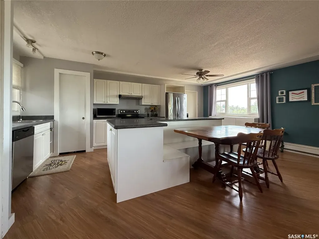 223 2nd Avenue E Frontier SK S0N 0W0