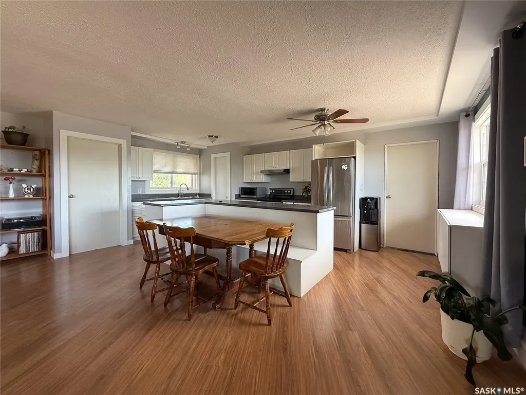 223 2nd Avenue E Frontier SK S0N 0W0