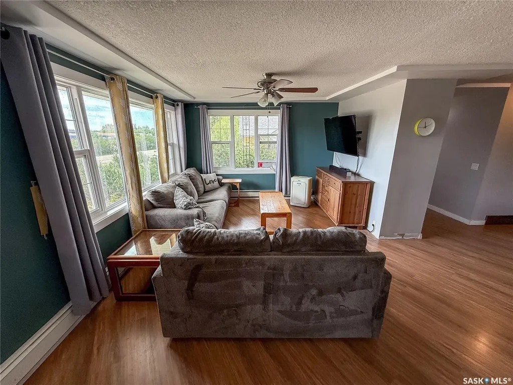 223 2nd Avenue E Frontier SK S0N 0W0