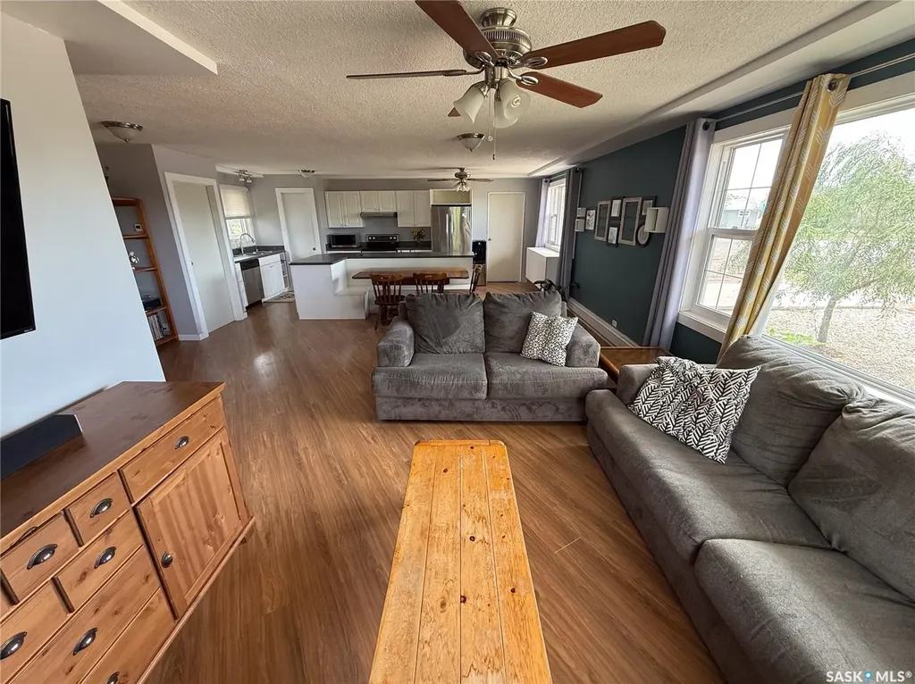 223 2nd Avenue E Frontier SK S0N 0W0